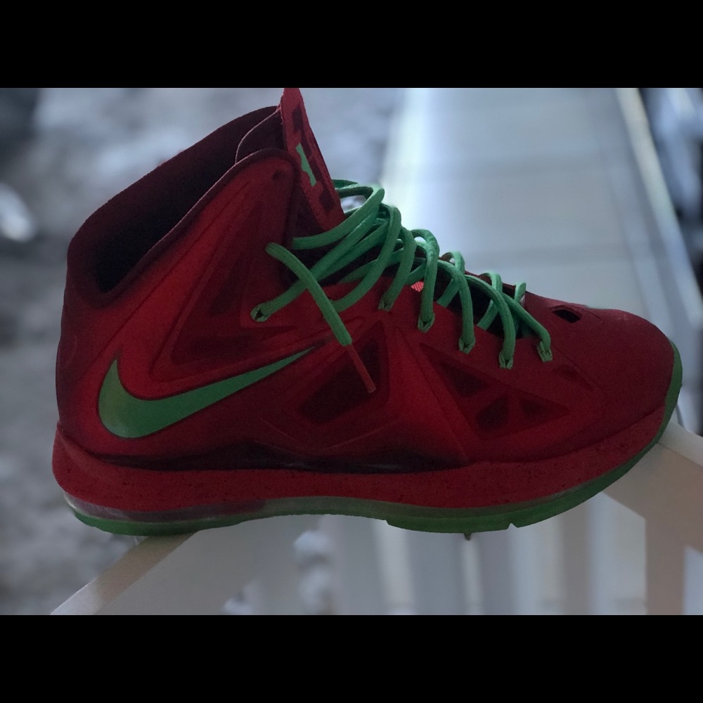 Nike LeBron X “Christmas” - Picture 6 of 8